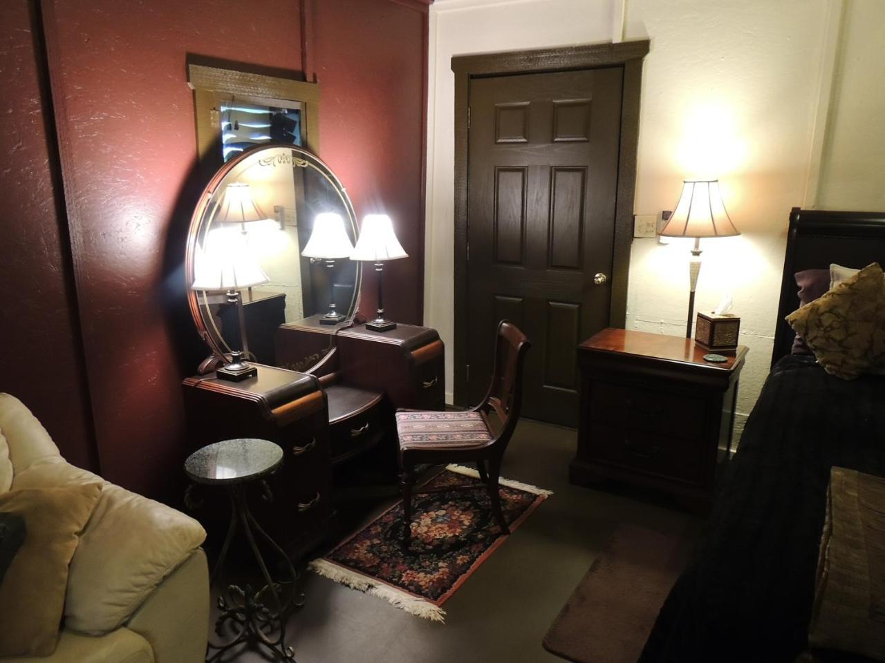 Fort Scott Lyons Twin Mansions酒店 外观 照片